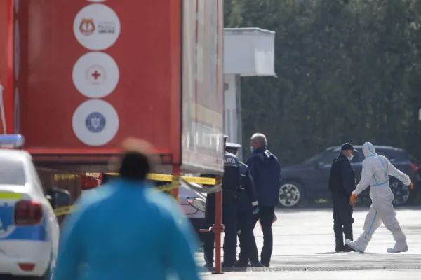 VIDEO | În Ucraina, ca la români. TIR ATI de 1 milion de euro, „folosit” doar în poze