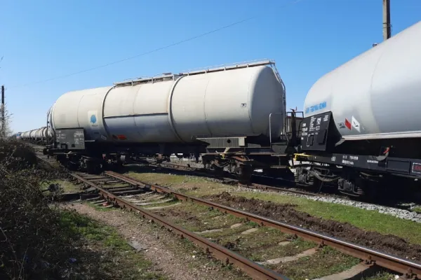 FOTO| Accident spectaculos, un tren a deraiat în Constanța, intervenție de urgență