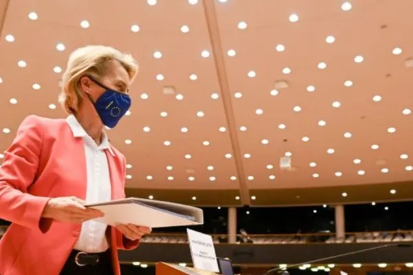 Ursula von der Leyen, după incidentul „Sofagate” din Turcia: „S-ar fi întâmplat dacă aș fi purtat un costum și o cravată? M-am simţit rănită şi lăsată singură...”