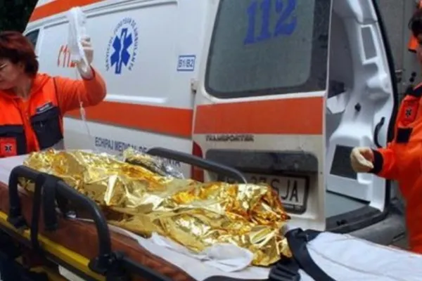 Copilul electrocutat în timp ce pescuia pe o baltă de lângă Ploiești a fost transferat la București. Care este starea sa de sănătate