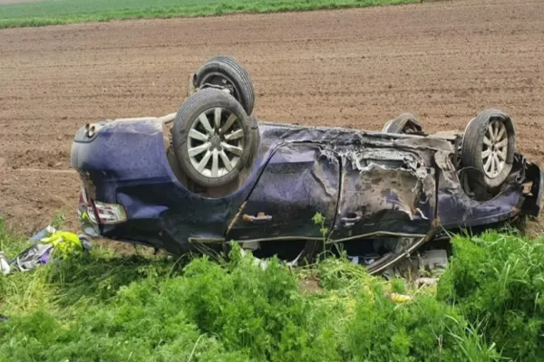 Accident GRAV în prima zi de Paște: Un bebeluș de 8 luni și mama sa, transportați de urgență la spital