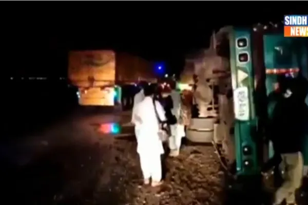 Accident mortal după ce un autobuz s-a răsturnat, în Pakistan