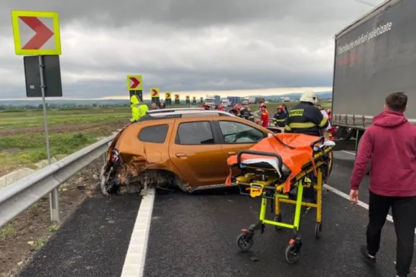 FOTO | Accident grav pe centura Bacăului, cu 4 mașini, un TIR și un camion - 11 victime