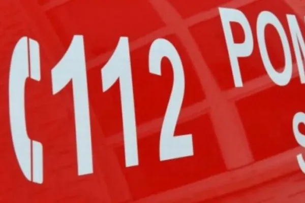 Accident în județul Argeș: Un autoturism a căzut într-o râpă, șoferul GRAV rănit