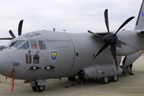 Pacient nou-născut aflat în stare gravă, transportat cu o aeronavă Spartan în Italia