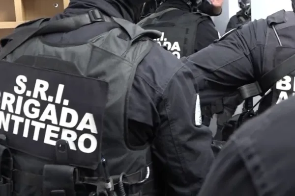 Autoritățile, în ALERTĂ! Colete SUSPECTE la Guvern și la Ambasada Suediei - Intervenție de amploare a echipajelor antitero ale SRI