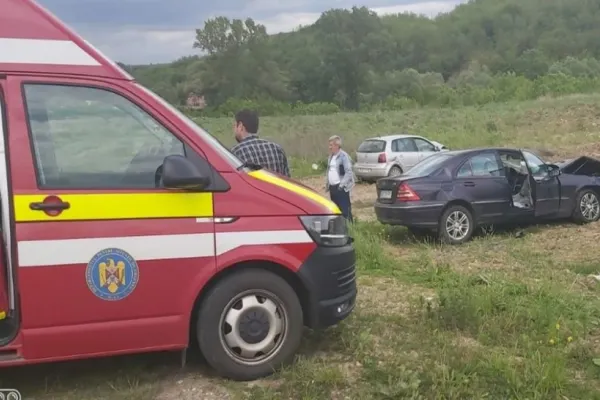 Minor în stare GAVĂ  în urma unui accident rutier pe DJ 107, în județul Alba. Alte două persoane, rănite