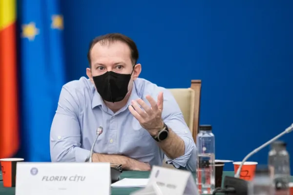 Florin Cîțu, ședință pe tema vaccinării copiilor, la Guvern - Câți adolescenți au fost vaccinați până acum