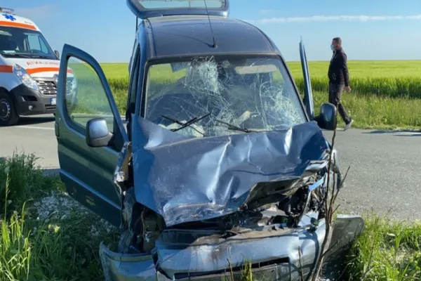 FOTO Accident teribil în județul Constanța: O persoană a murit și alte patru au ajuns la spital