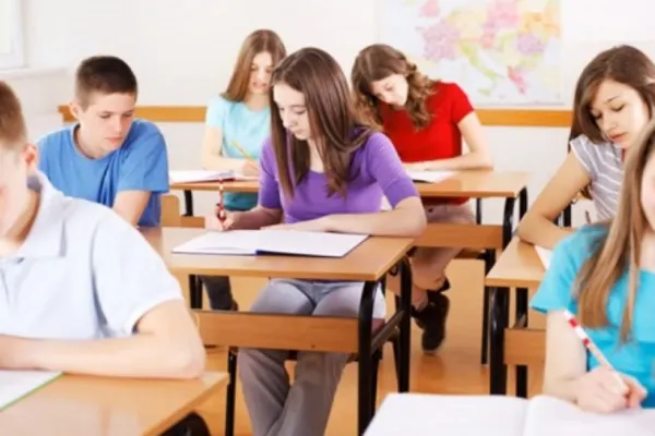 Elevii cer Guvernului să dea curs revendicărilor profesorilor și să stabilească o procedură de urgență pentru Bacalaureat