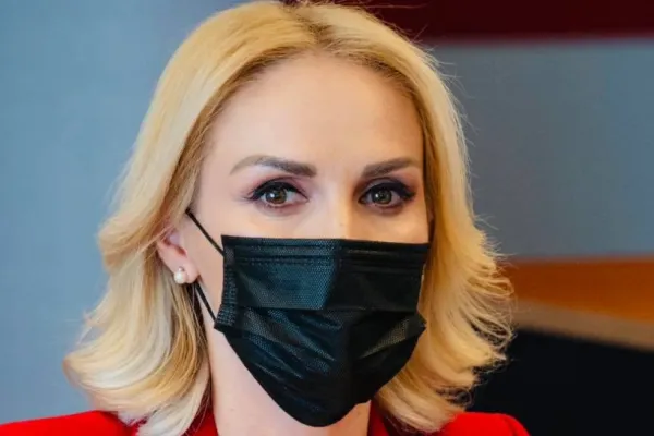 Gabriela Firea, atac DUR la Nicușor Dan: "În loc sā se dea ridicol cu bicicleta, ar trebui sā-si consume timpul pretios pentru cetāteni". Ce spune despre problema DATORIILOR Primăriei Capitalei