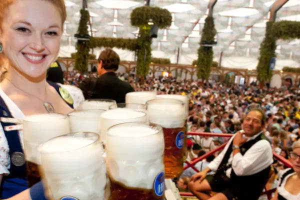 Germania ANULEAZĂ, pentru al doilea an, festivalul de bere Oktoberfest, din cauza coronavirusului