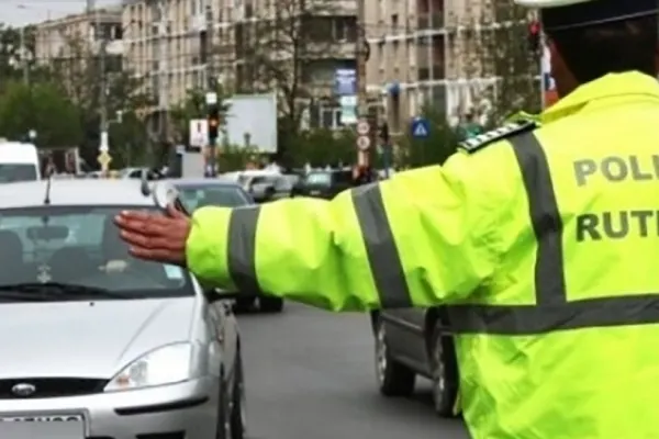 Doi șoferi drogați, prinși de polițiști în aceeași zi și aceeași localitate