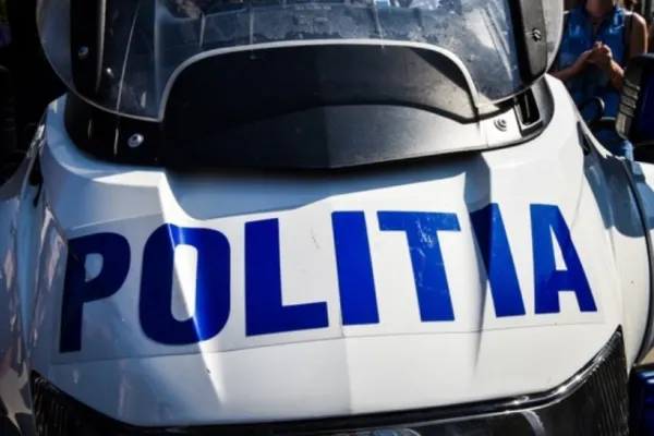 Bărbat cu probleme de sănătate, bătut cu sălbăticie de COPII