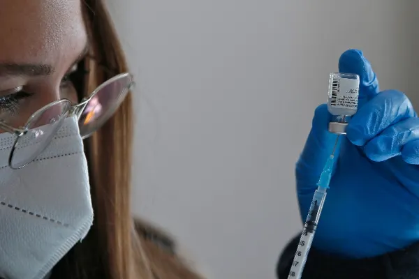 Premieră mondială! Canada a aprobat vaccinul Pfizer-BioNTech pentru copiii începând cu 12 ani