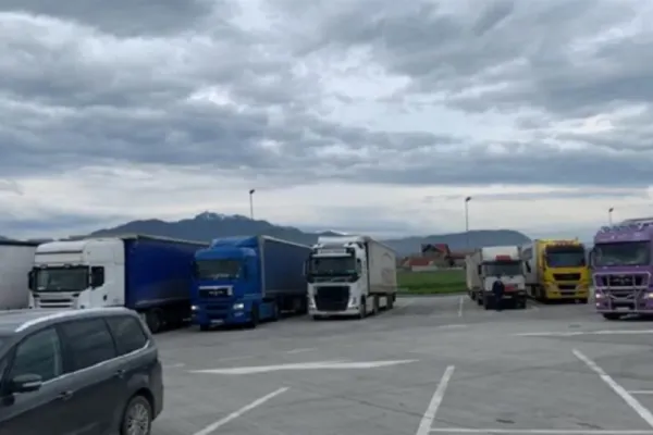 VIDEO Proteste de amploare pe DN1 A Brașov -  Cheia, coloană de TIR-uri pe sute de metri