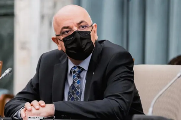 VALUL 4 al pandemiei | Arafat: „Avem Delta şi avem Delta plus, care se pare că e mai agresivă decât tulpina Delta”. Ce se întâmplă dacă apare un focar