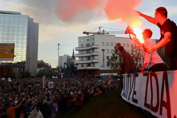 PROTESTE ample în capitala Sloveniei: Peste 20.000 de oameni cer DEMISIA premierului, acuzat de corupție - FOTO