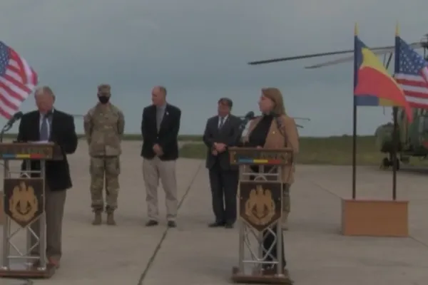 Delegație a Congresului SUA, în vizită în România, mesaj pentru Putin de la Baza aeriană de la Kogălniceanu