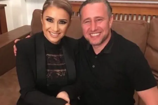 Anamaria Prodan şi Laurenţiu Reghecampf divorţează. Soţul sexy-impresarei a plecat de acasă