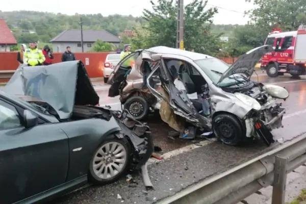 Accident grav, în jud. Iași: 4 victime, după impactul nimicitor cu un bolid de lux