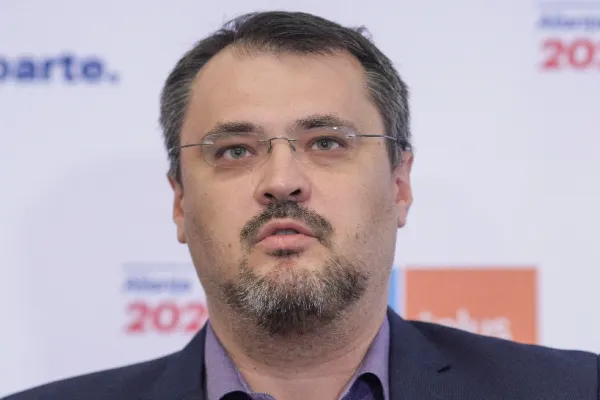 Rezistul Cristian Ghinea, atacuri în rafală la Nicușor Dan și la Ilie Bolojan