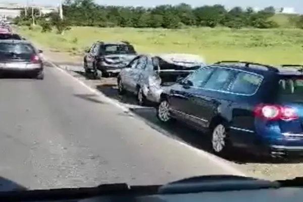 Patru mașini implicate într-un accident, la ieșirea din Ploiești spre Târgoviște