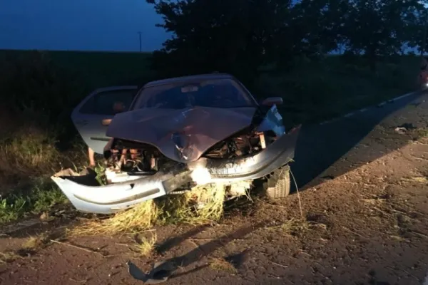 Accident mortal în Tulcea - o tânără de 19 ani a intrat cu mașina în copac