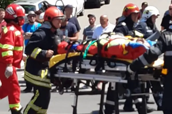 Doi motocicliști maghiari, răniți într-un accident la Petroșani