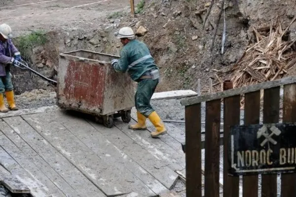 Minerii din Suceava, ÎN GREVĂ, din cauza închiderii minelor de uraniu! Ministerul Energiei, chemat la DIALOG despre CONCEDIERI