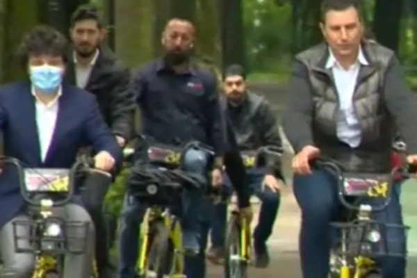 Nicușor Dan: Mi-e frică să merg cu bicicleta în București. Trebuie să mă intersectez cu maşinile