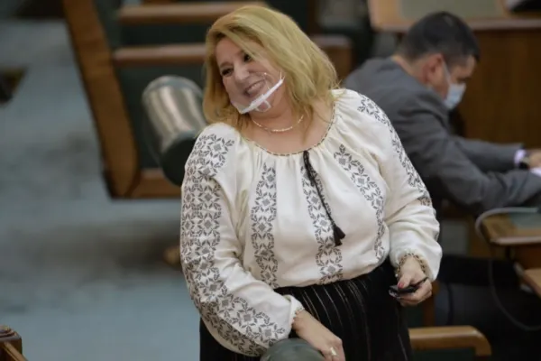 VIDEO Diana Șoașoacă, scandal în studioul Realitatea PLUS. „Sunteți lepra galbenă, asasinii Romaniei sunteți!”