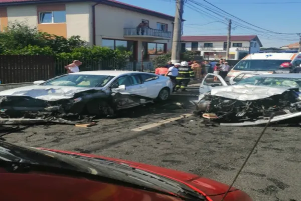 Accident TERIBIL pe drumul spre mare. 8 victime - Unul dintre șoferi era BĂUT