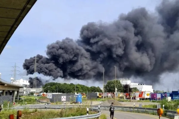 Explozie puternică la uzina chimică Bayer din Germania: 5 dispăruţi şi mai mulți răniţi. A fost emisă o avertizare de „pericol extrem” - VIDEO