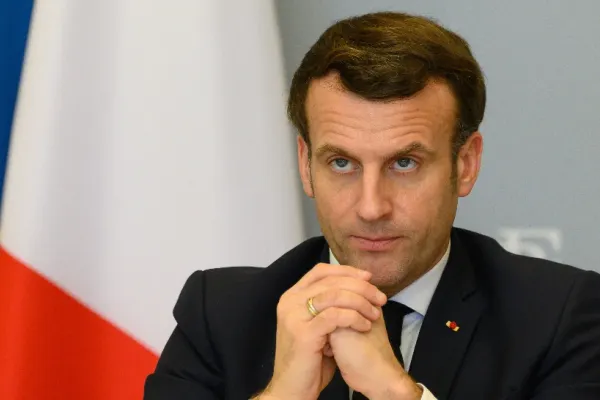 Proteste de AMPLOARE anti-Macron, în Franța: Oamenii vor să fie lăsați să aleagă, nu să li se impună