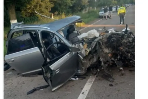 Accident grav, doi tineri de 20 și 23 de ani au murit - Un alt bărbat, în stare gravă