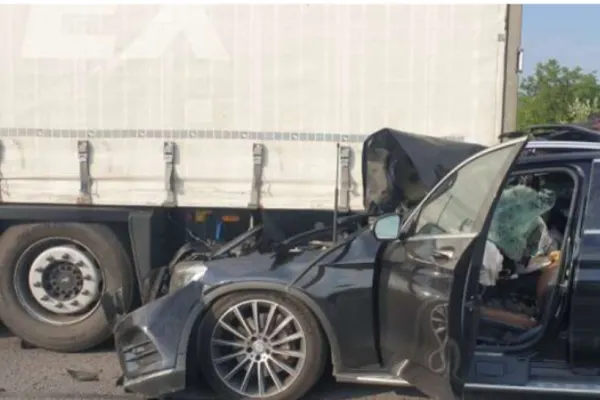 Accident grav pe autostrada București - Pitești, cu un autotren și un autoturism: 2 victime