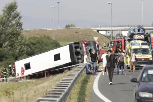 10 morți și 45 de răniți într-un accident teribil - Dezastru pe șosea