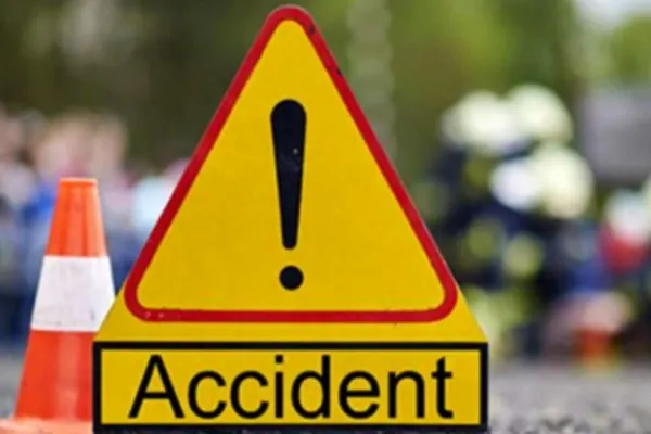 Accident rutier în Prahova. Victima, un pieton lovit de mașina care a ricoșat în urma impactului