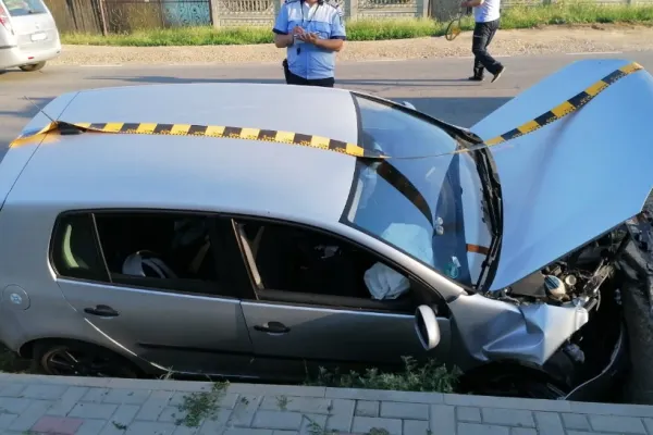 Accident rutier grav în Neamț - O femeie și un copil au fost răniți