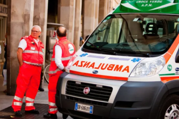 Român arestat în Italia, după ce a încercat să fure o ambulanță. Bărbatul a atacat polițiștii