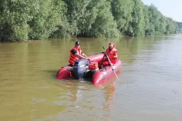 VIDEO Accident naval pe Dunăre: o barcă cu 9 persoane la bord, răsturnată. Conducătorul ambarcaţiunii era băut
