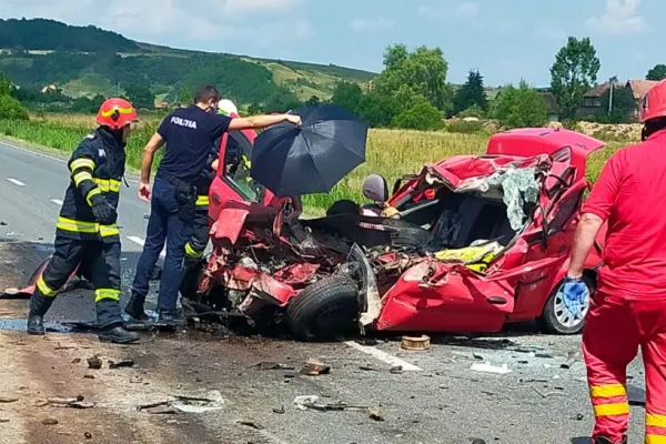 Accident groaznic în județul Cluj, un bărbat a murit, iar o femeie și un copil sunt răniți