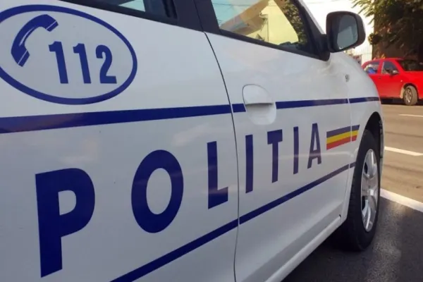DESCOPERIRE ULUITOARE, la un control în trafic, în Iași: polițiștii, șocați când au văzut ce a aruncat un tânăr din mașină