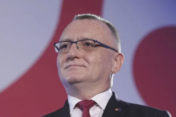 Sorin Cîmpeanu, după ce a fost eliminat pragul de 6/mie: „Nu copiii sunt responsabili de sănătatea părinților și bunicilor nevaccinați”