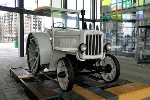 Culisele statului paralel | Cum au îngropat guvernanții Tractorul Brașov, o uzină de sute de milioane de euro