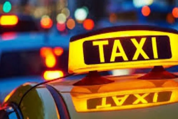 Taximetrist depistat în trafic, deși trebuia să fie în carantină. Ce MĂSURĂ au luat polițiștii