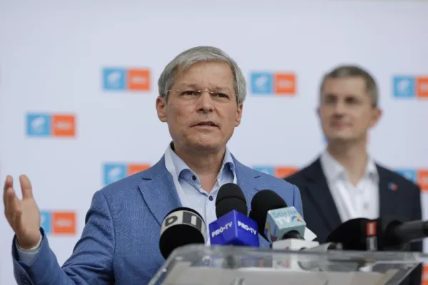 Dacian Cioloș, noul lider al USR-PLUS, respinge varianta unui guvern tehnorat sau alegerile anticipate. Singura soluție acceptată pentru revenirea în coaliție