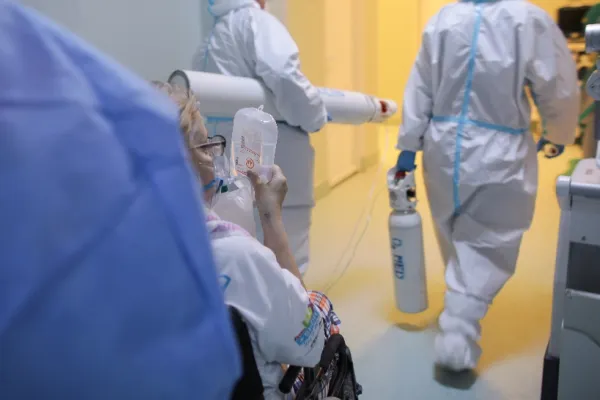 Focar de Covid-19 la secția de chirurgie a Spitalului Județean Piatra Neamț. 4 angajați și 7 pacienți, depistați pozitiv