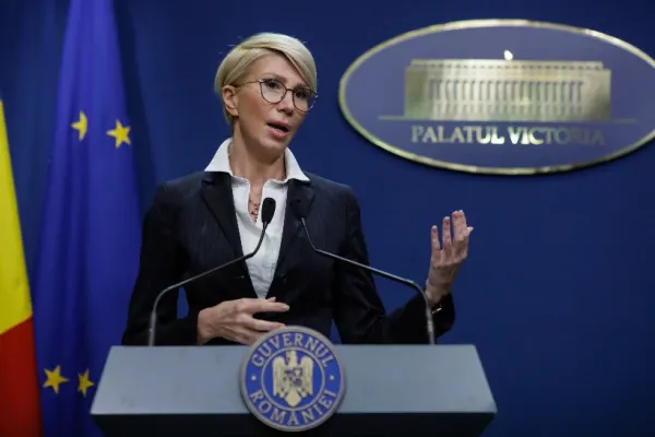 Raluca Turcan: „E posibil să se întâmple orice în urma negocierilor. Dacă UDMR decide să plece de la guvernare, există majoritate”